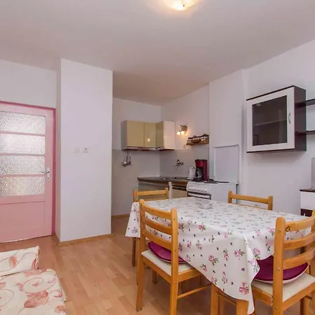Apartment In Rabac 16925 *