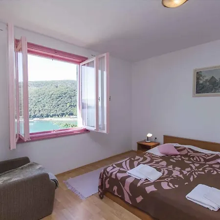 Apartment In Rabac 16925 Apartamento